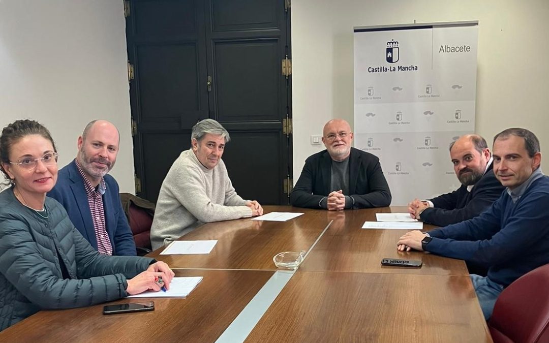 La JCCM se interesa por los proyectos vinculados a las nuevas tecnologías en los que ya trabaja APETI
