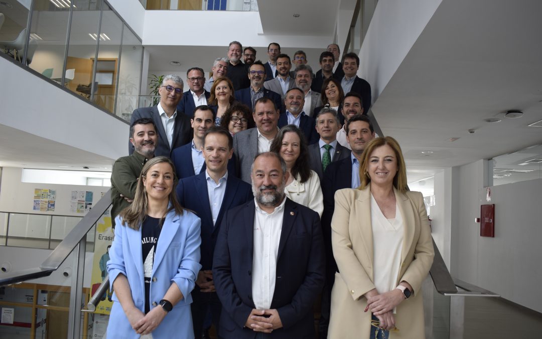 Empresas de APETI colaboran en el máster dual en Ingeniería Informática de la UCLM